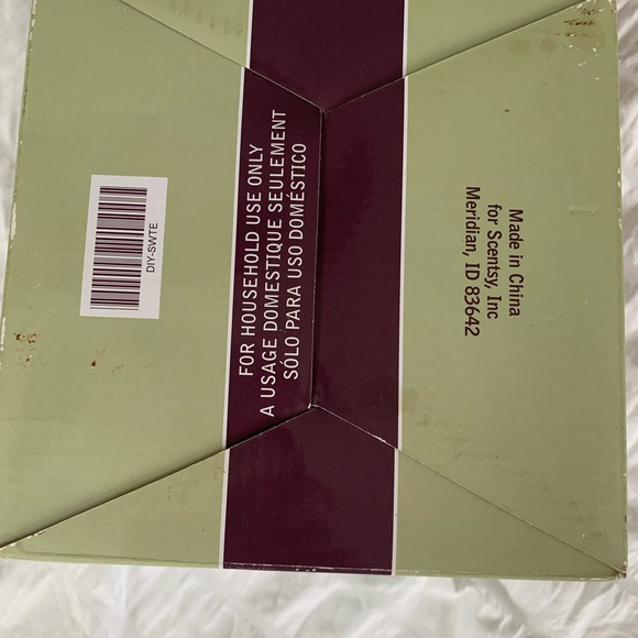 New In Box Scentsy Warmer - Picture 12 of 13